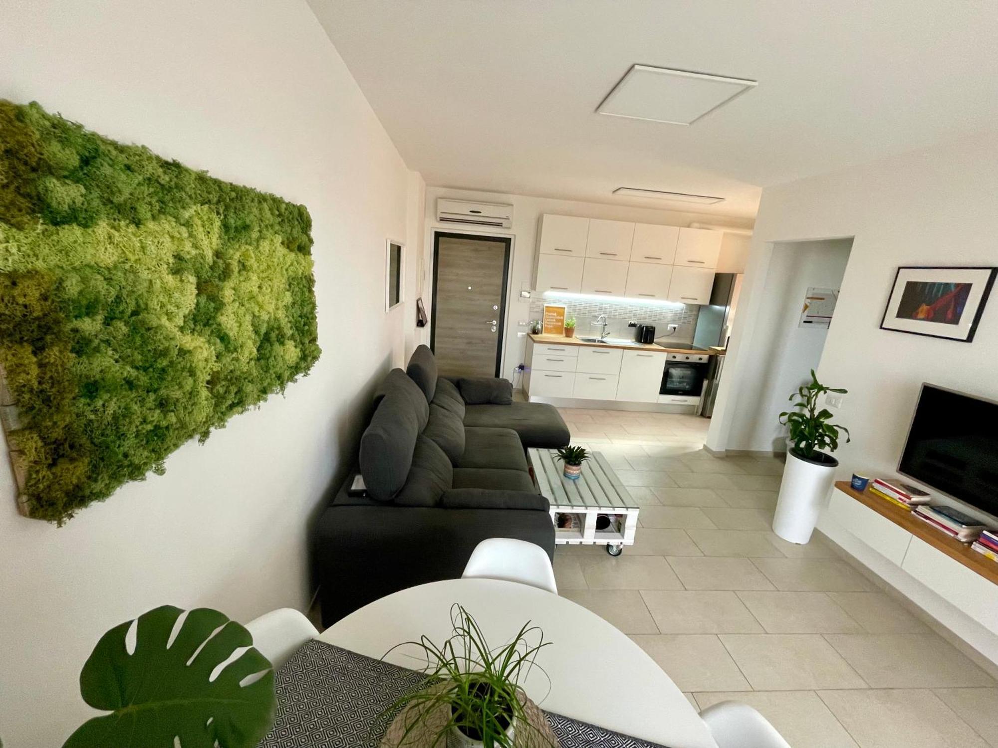 Greenchill House - West * Roma